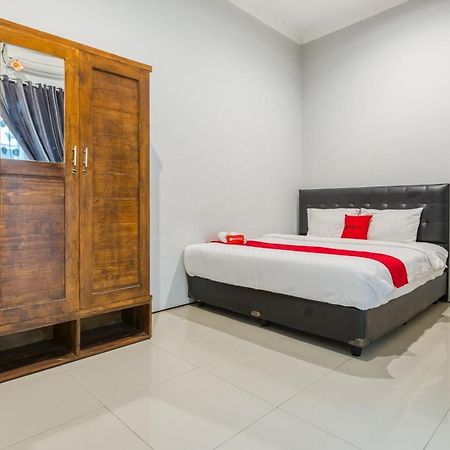 Reddoorz Near Surabaya Zoo Hotel Kültér fotó